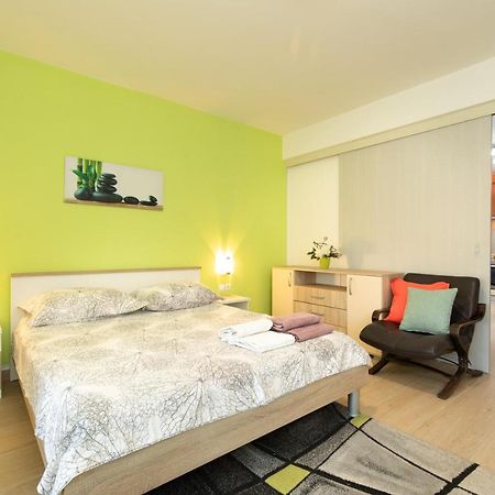 Adria-Holiday House With A Private Pool In Krk Kornic Ngoại thất bức ảnh