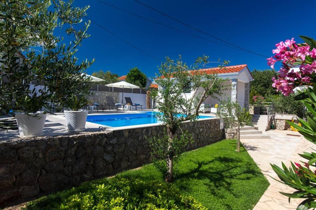 Adria-Holiday House With A Private Pool In Krk Kornic Ngoại thất bức ảnh
