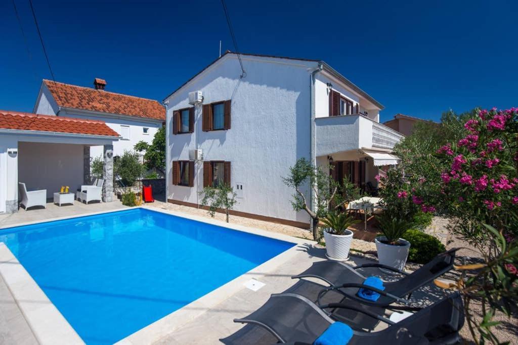 Adria-Holiday House With A Private Pool In Krk Kornic Ngoại thất bức ảnh
