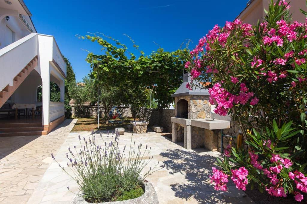 Adria-Holiday House With A Private Pool In Krk Kornic Ngoại thất bức ảnh