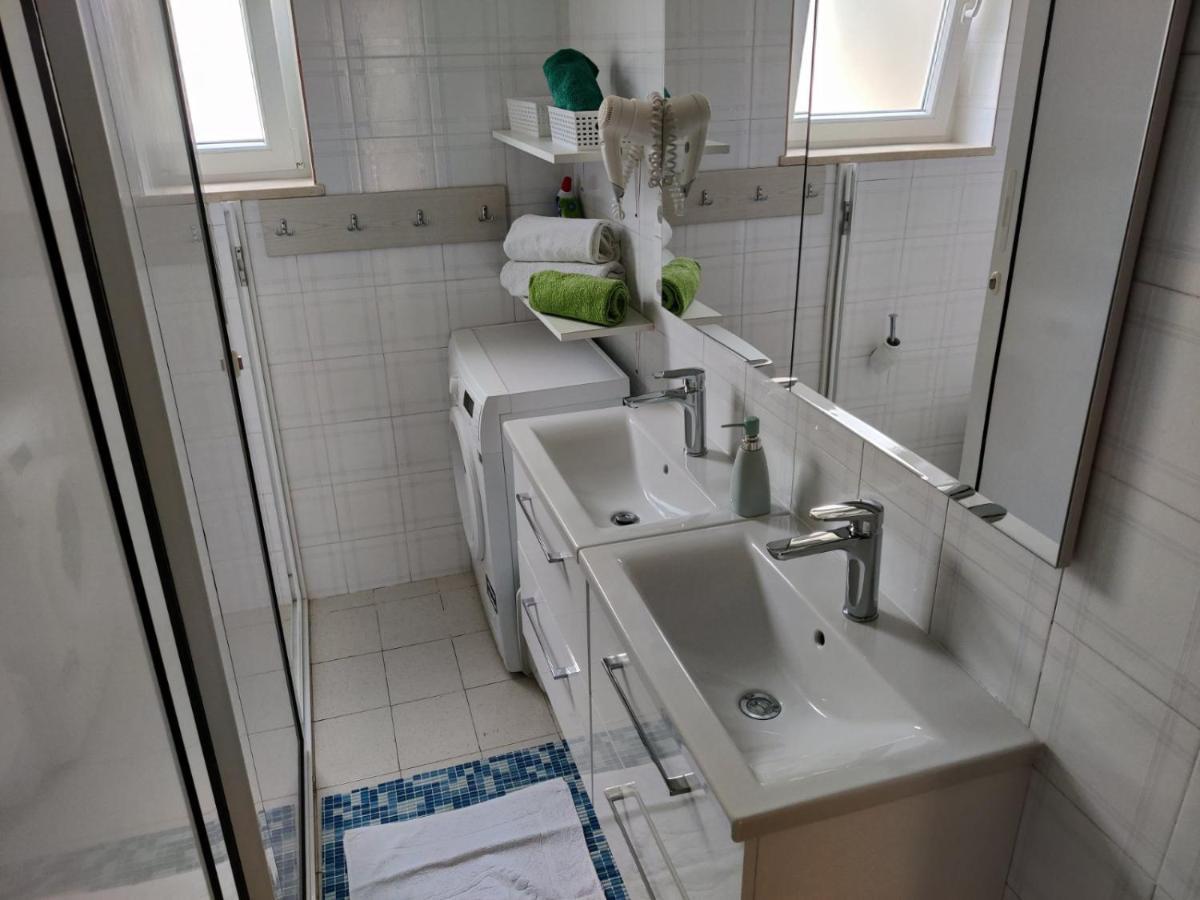 Adria-Holiday House With A Private Pool In Krk Kornic Ngoại thất bức ảnh